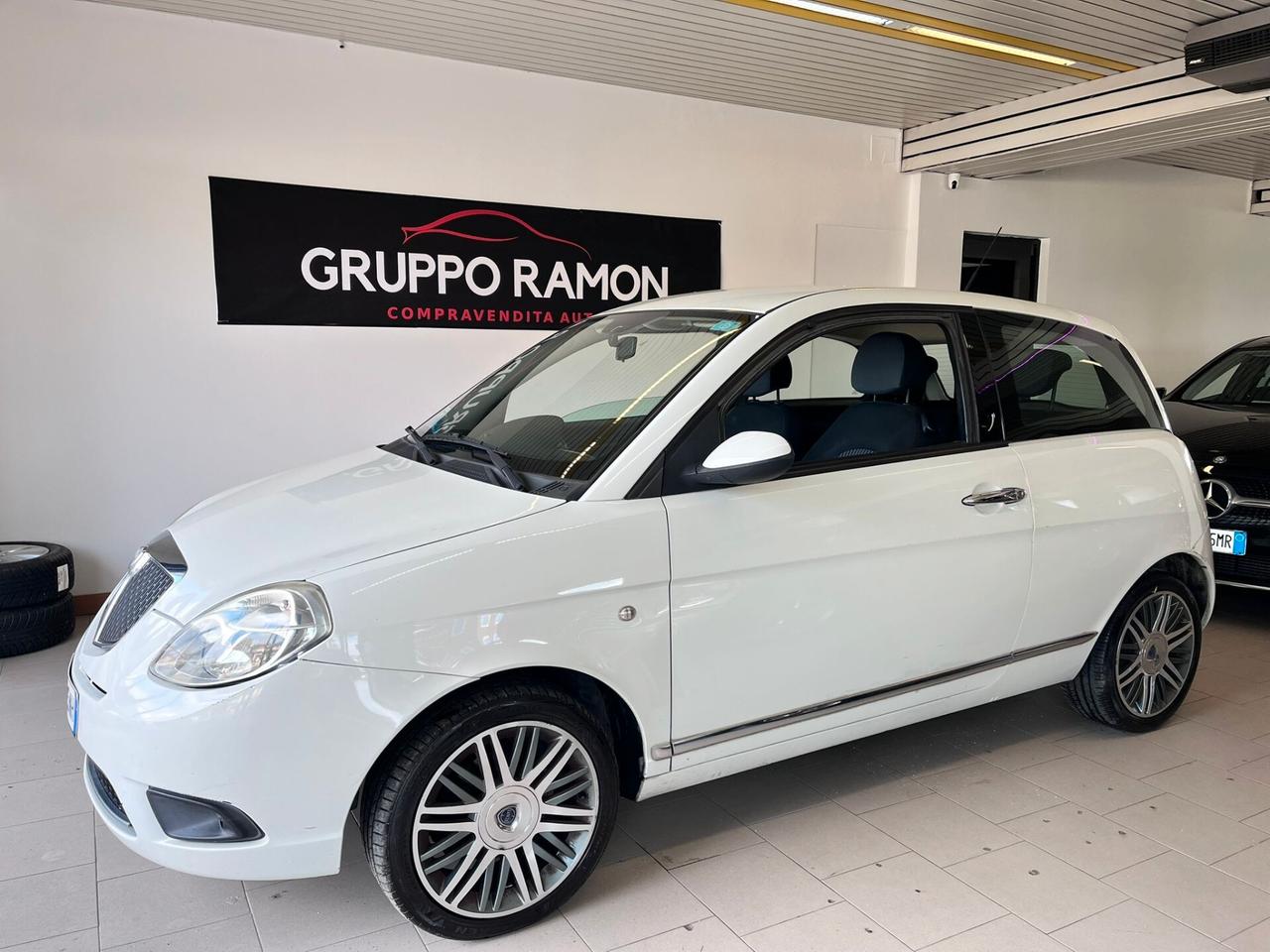 Lancia Ypsilon 1.2 Platino