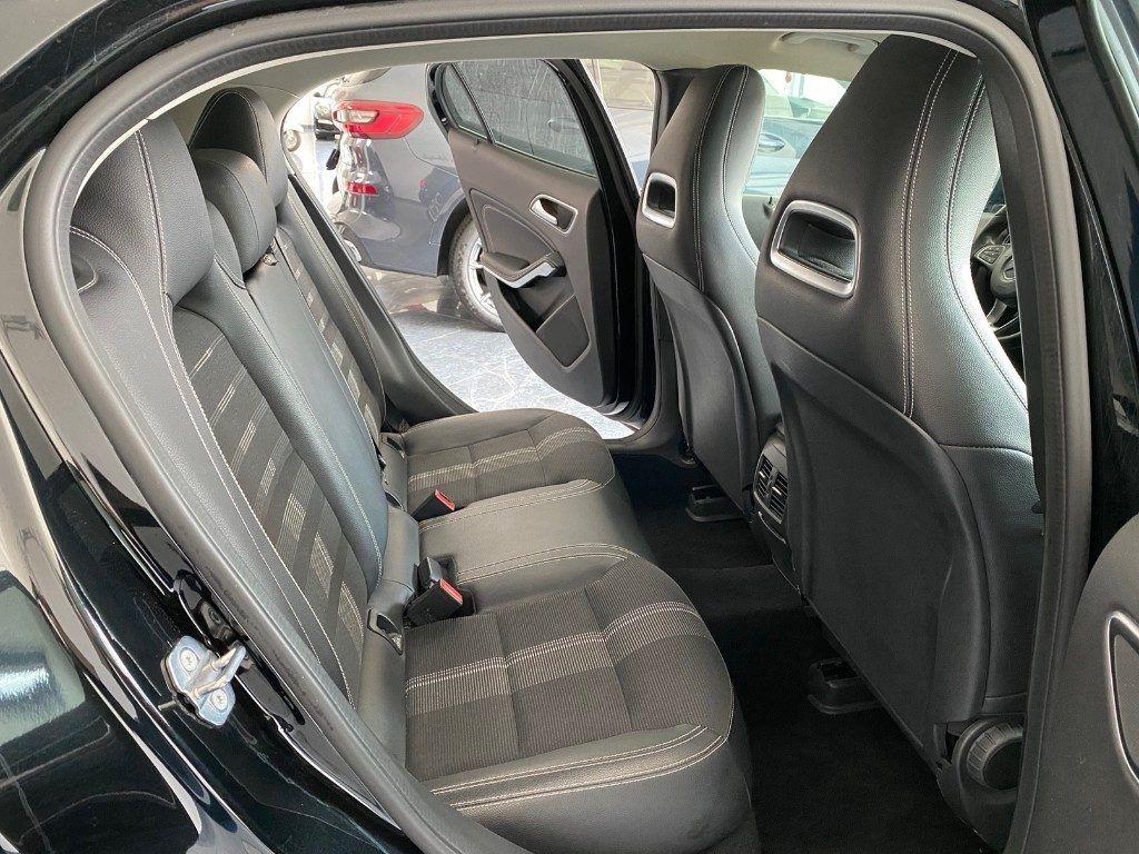 Mercedes-Benz GLA 200 d Automatic 4Matic Sport Plus Da Vetrina