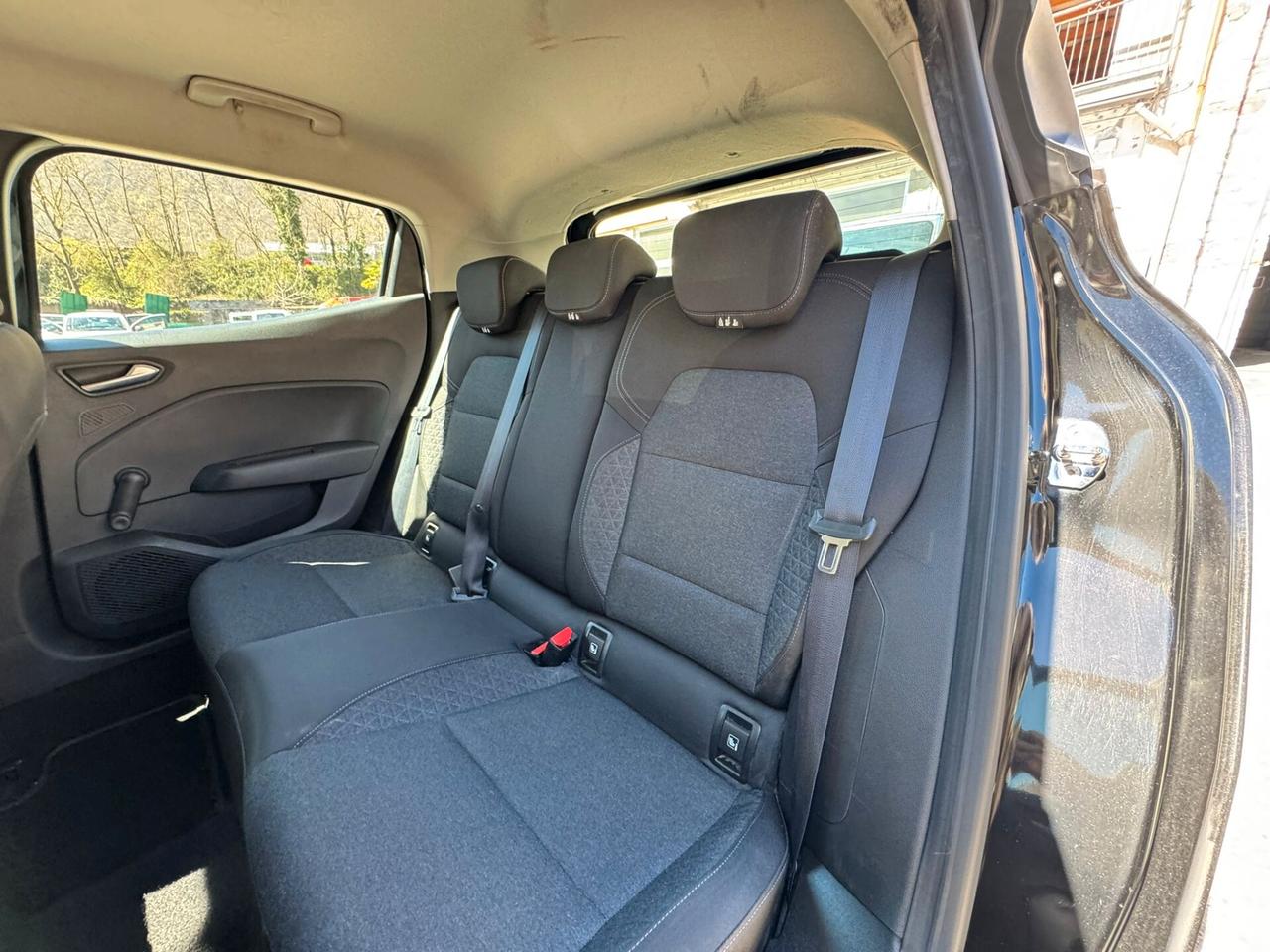 renault clio adatta a neop. garantita