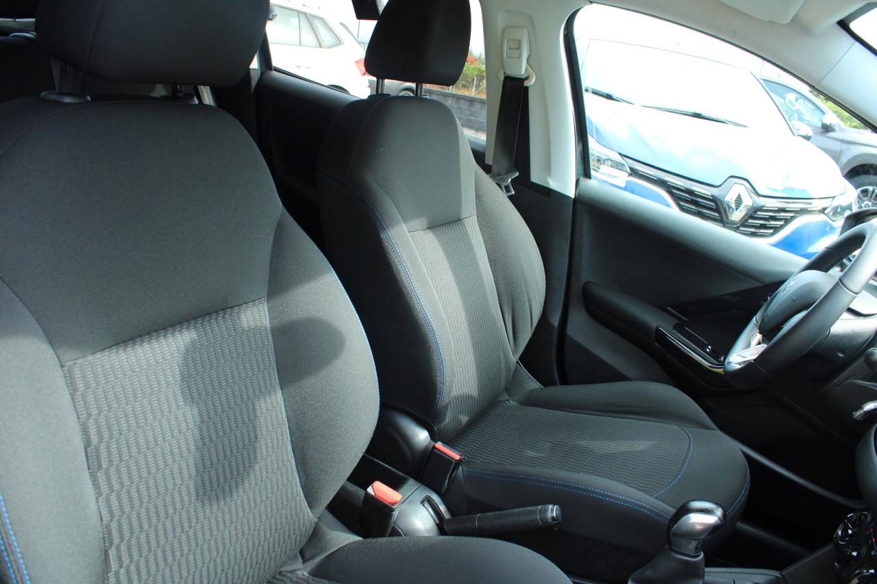 Peugeot 208 PureTech 82 Stop&Start 5 porte Signature