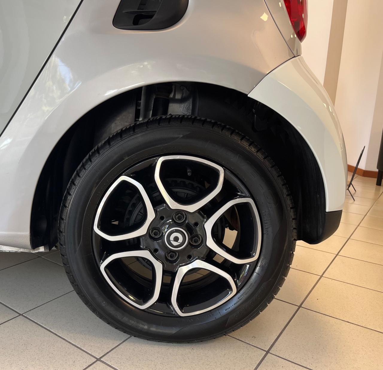 Smart ForFour 70 1.0 Prime pelle/navigatore/led!!