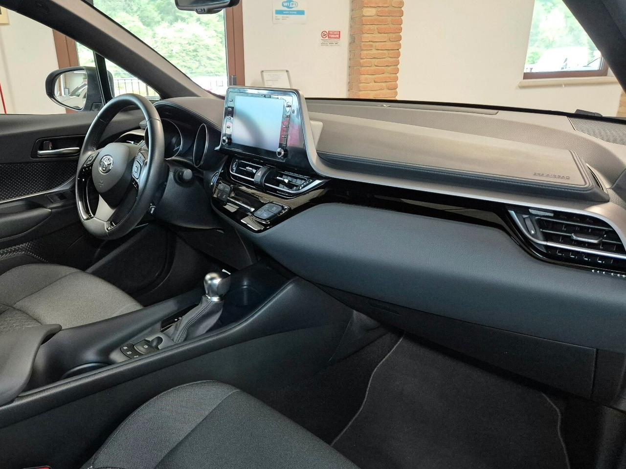 Toyota C-HR 1.8 Hybrid E-CVT Business