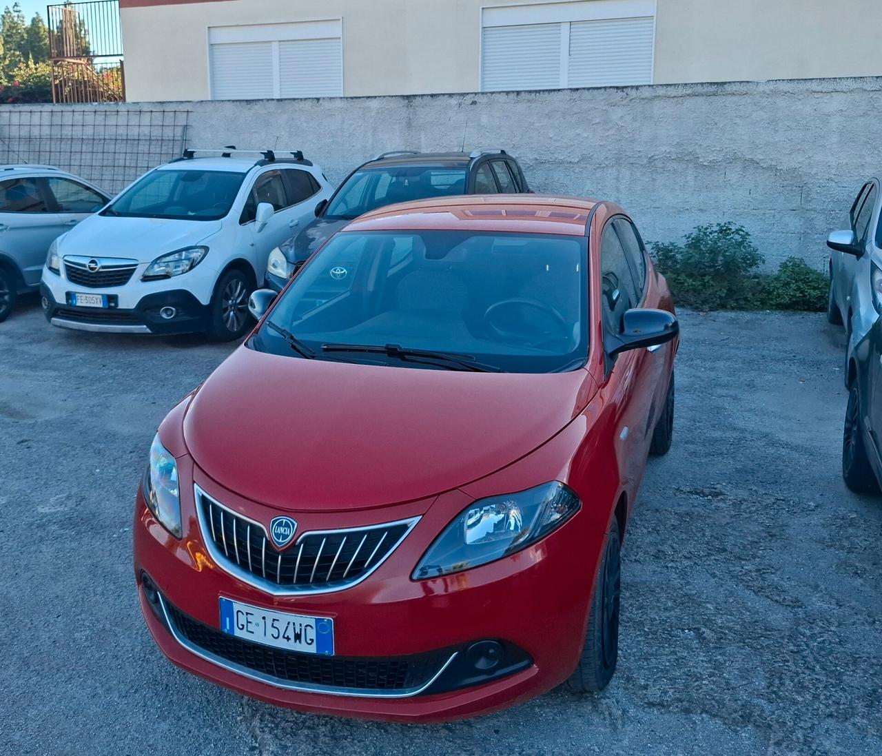 Lancia Ypsilon 1.0 FireFly 5 porte S&S Hybrid Ecochic Silver