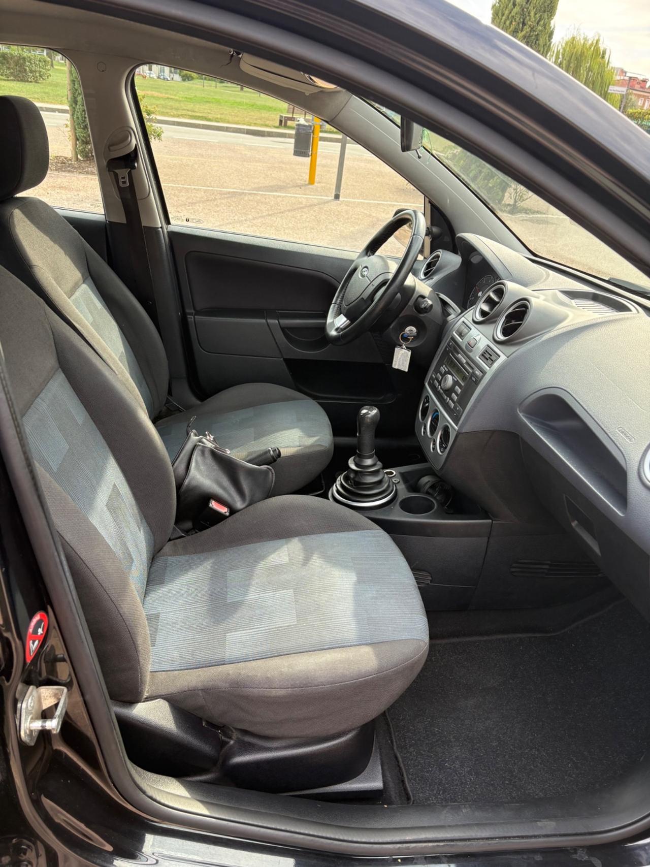 Ford Fiesta 1.4 TDCi 5p. Neo patentati