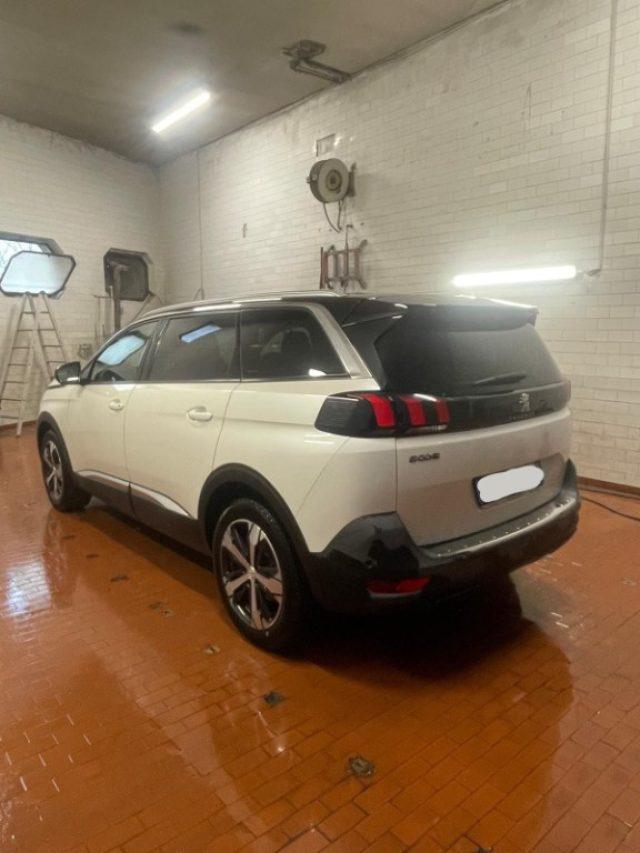 PEUGEOT 5008 BlueHDi 130 S&S Allure