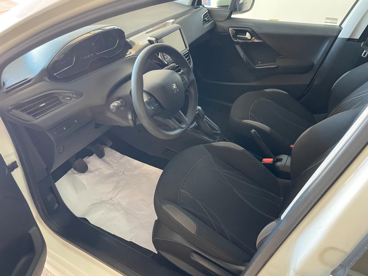 Peugeot 208 1.2 82 CV 61.000 KM! FULL DISTRIBUZIONE NEOPATENTATI