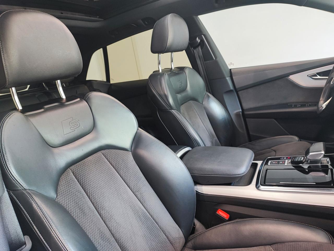 Audi Q8 55 TFSI e quattro tiptronic Sport