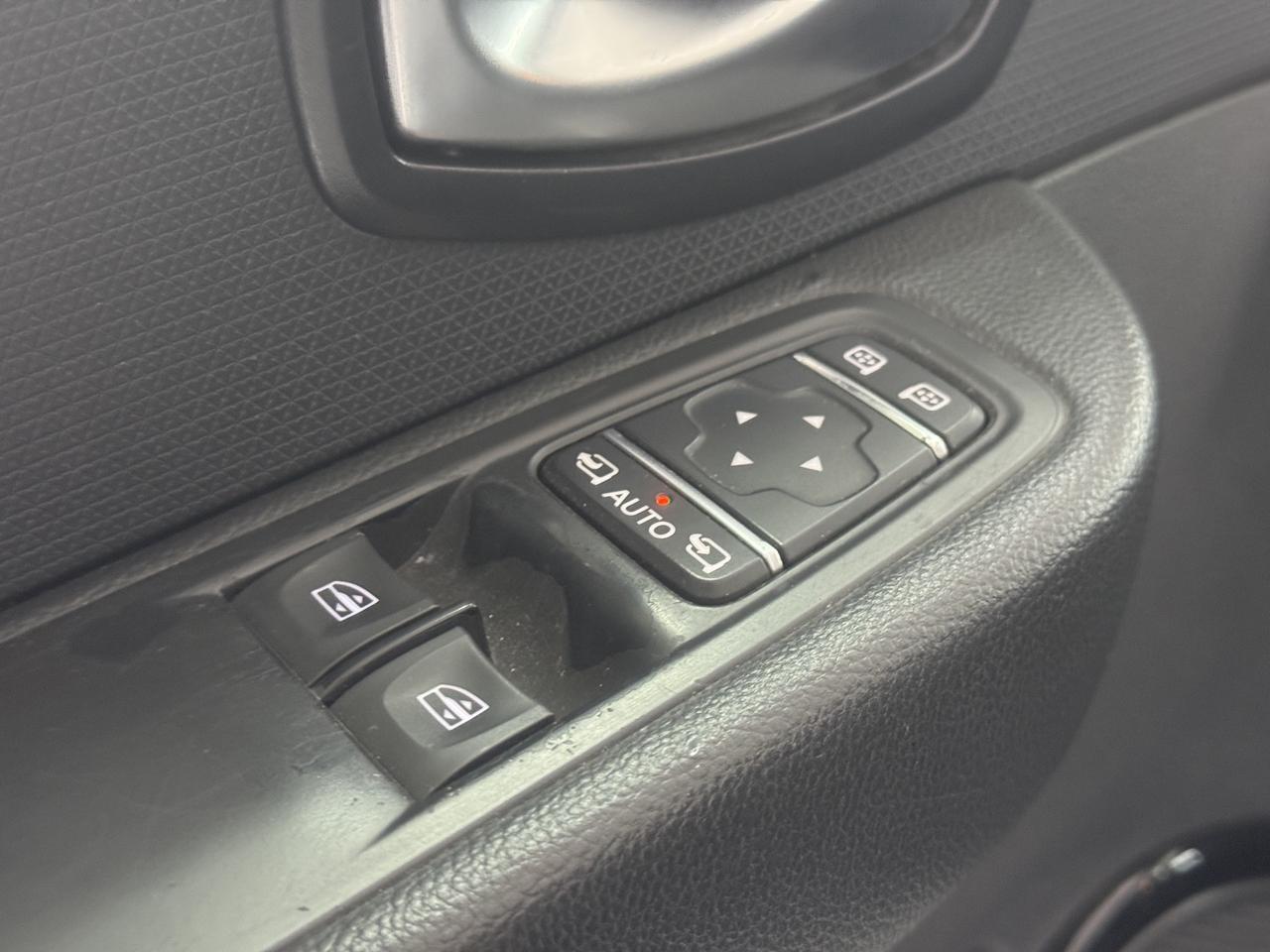 Renault Clio dCi 8V 90 CV 5 porte Duel2