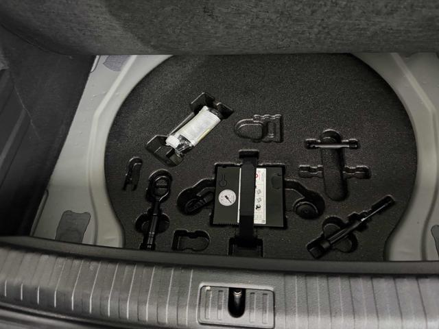 AUDI Q3 35 TDI S tronic Business NAVI