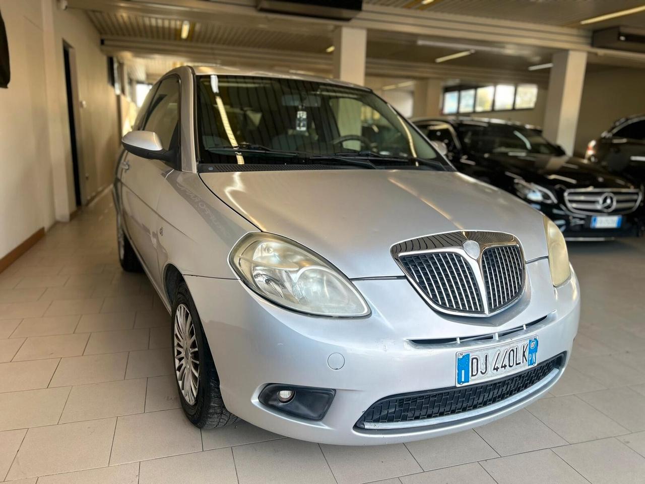 Lancia Ypsilon 1.2 Argento