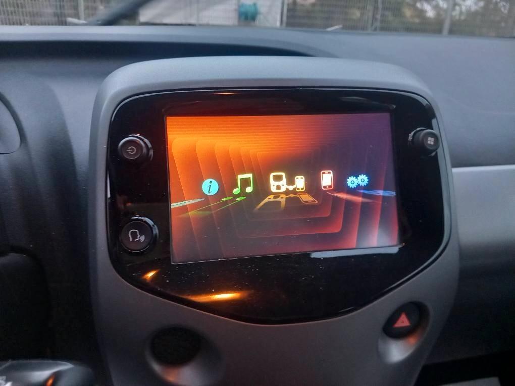 Toyota Aygo 1.0 VVT-i 72 CV 5 porte x-play MMT