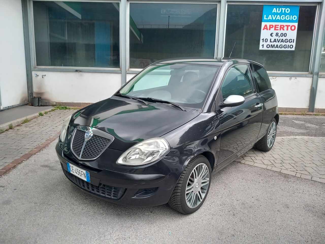 Lancia Ypsilon 1.2 MOMO OK NEO PATENTATI