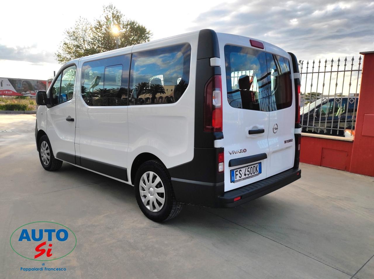 Opel Vivaro 27 - 1.6 Biturbo Diesel 145cv 9 POSTI