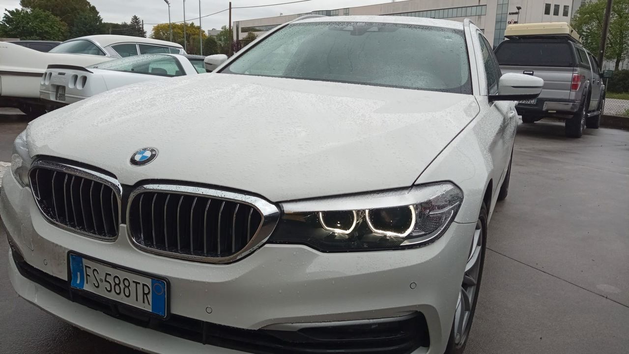 BMW 520D TOURING SW XDRIVE BUSINESS AUTOM IVA ESPOSTA