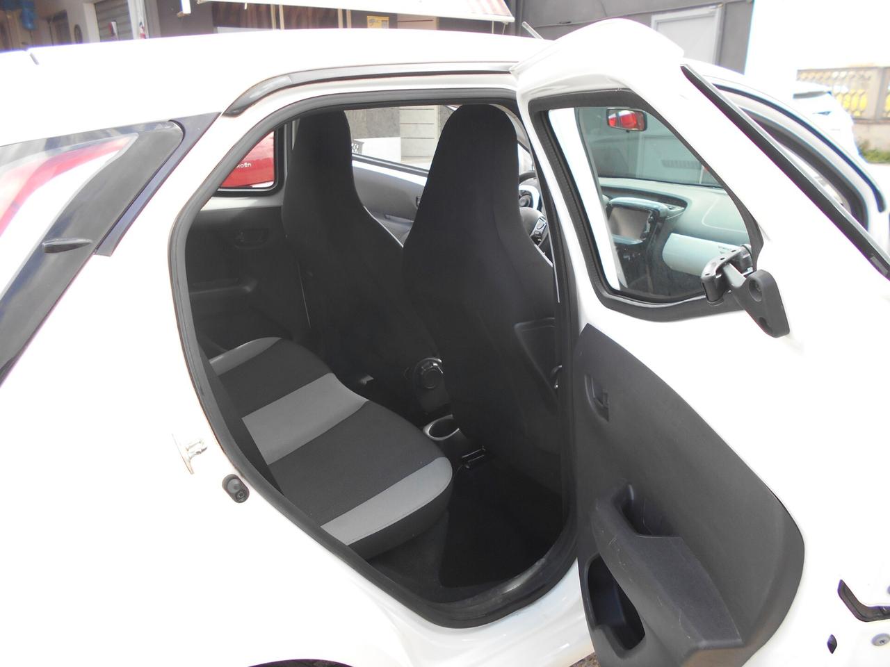 Toyota Aygo 1.0 VVT-i 69 CV 5 porte x-cite
