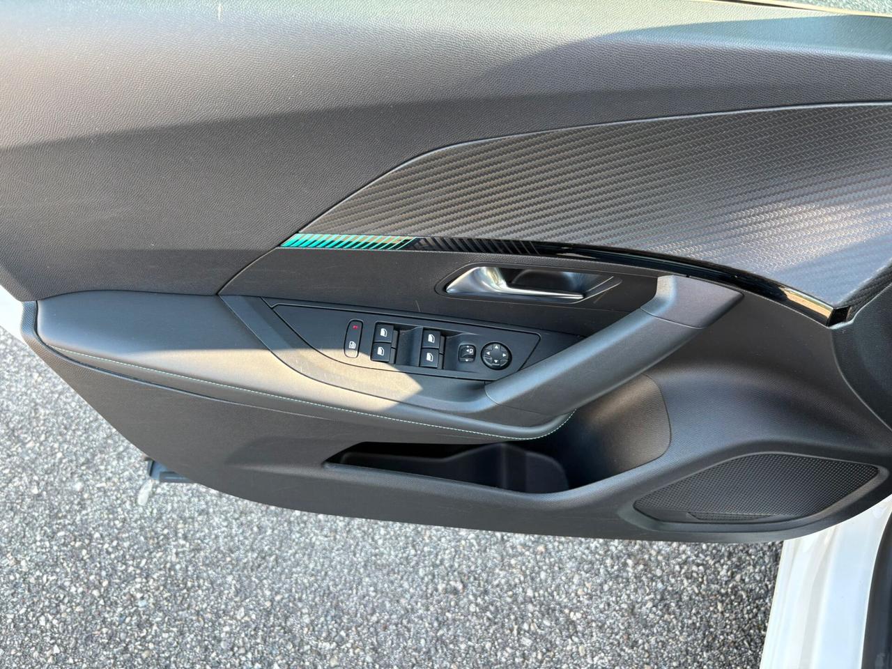 PEUGEOT 2008 1.5 BLUEHDI GT LINE