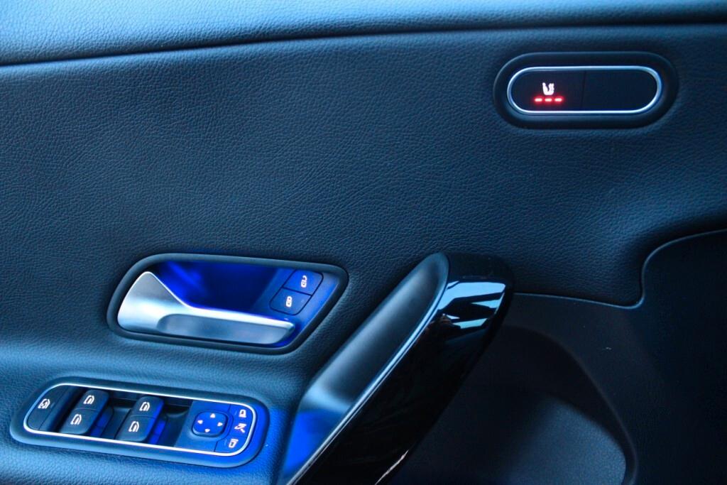 MERCEDES Classe A 180 d Aut. *Tetto *Luci Ambiente