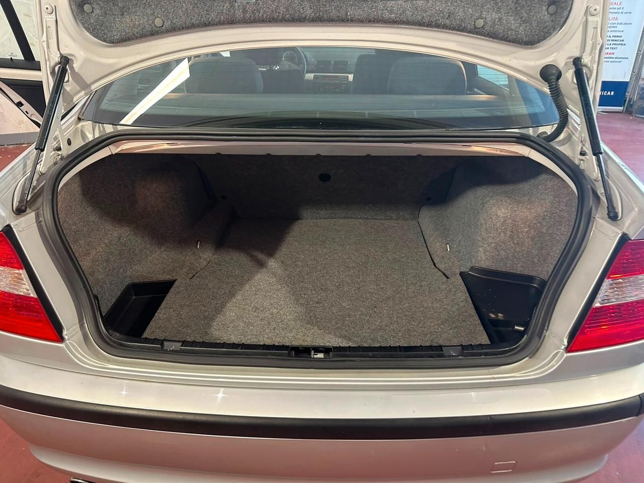 Bmw 330xi cat 4 porte UNICOPROPRIETARIO - KM REALI