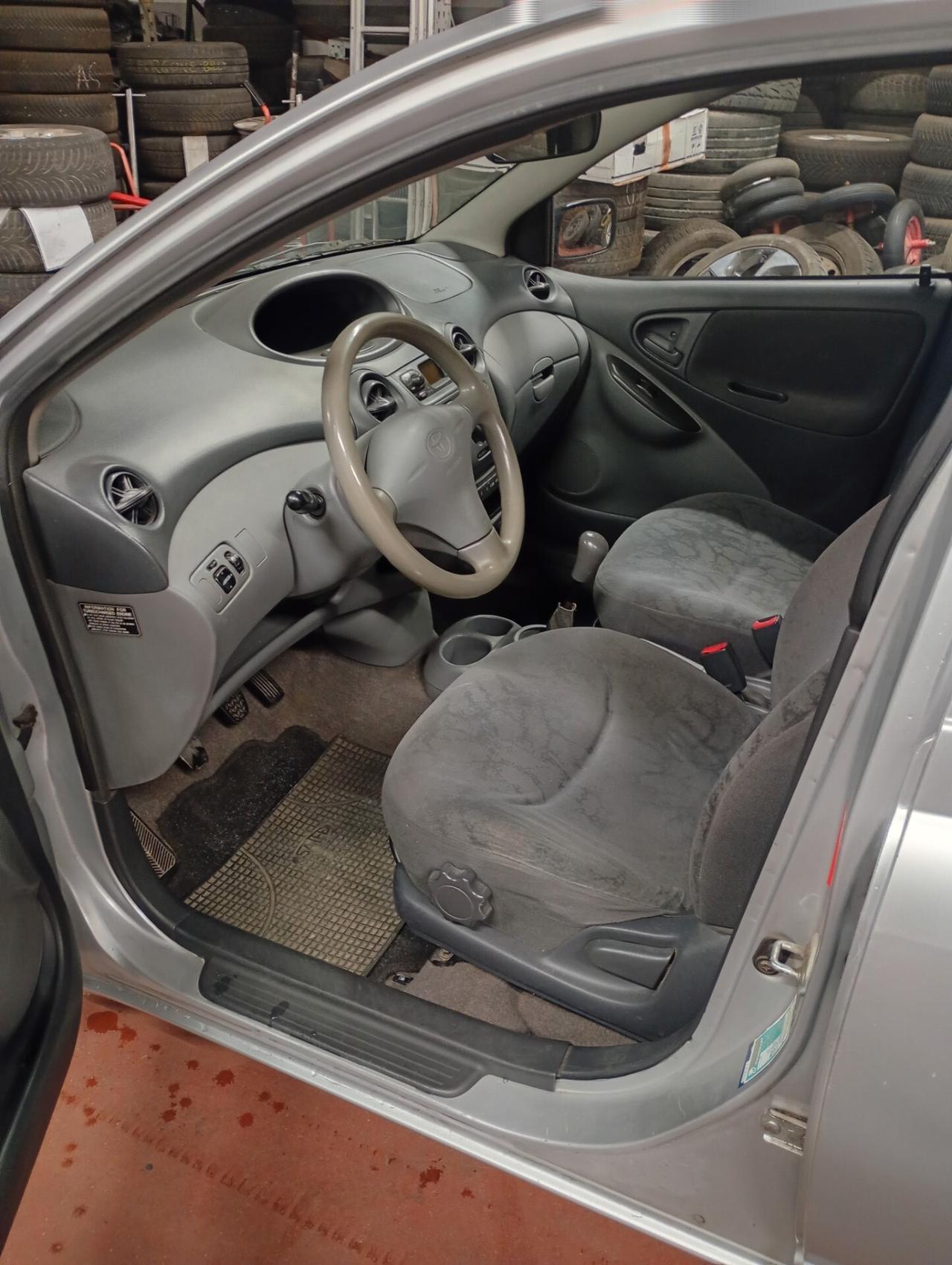 Toyota Yaris 1.4 tdi D-4D cat 5 porte Sol
