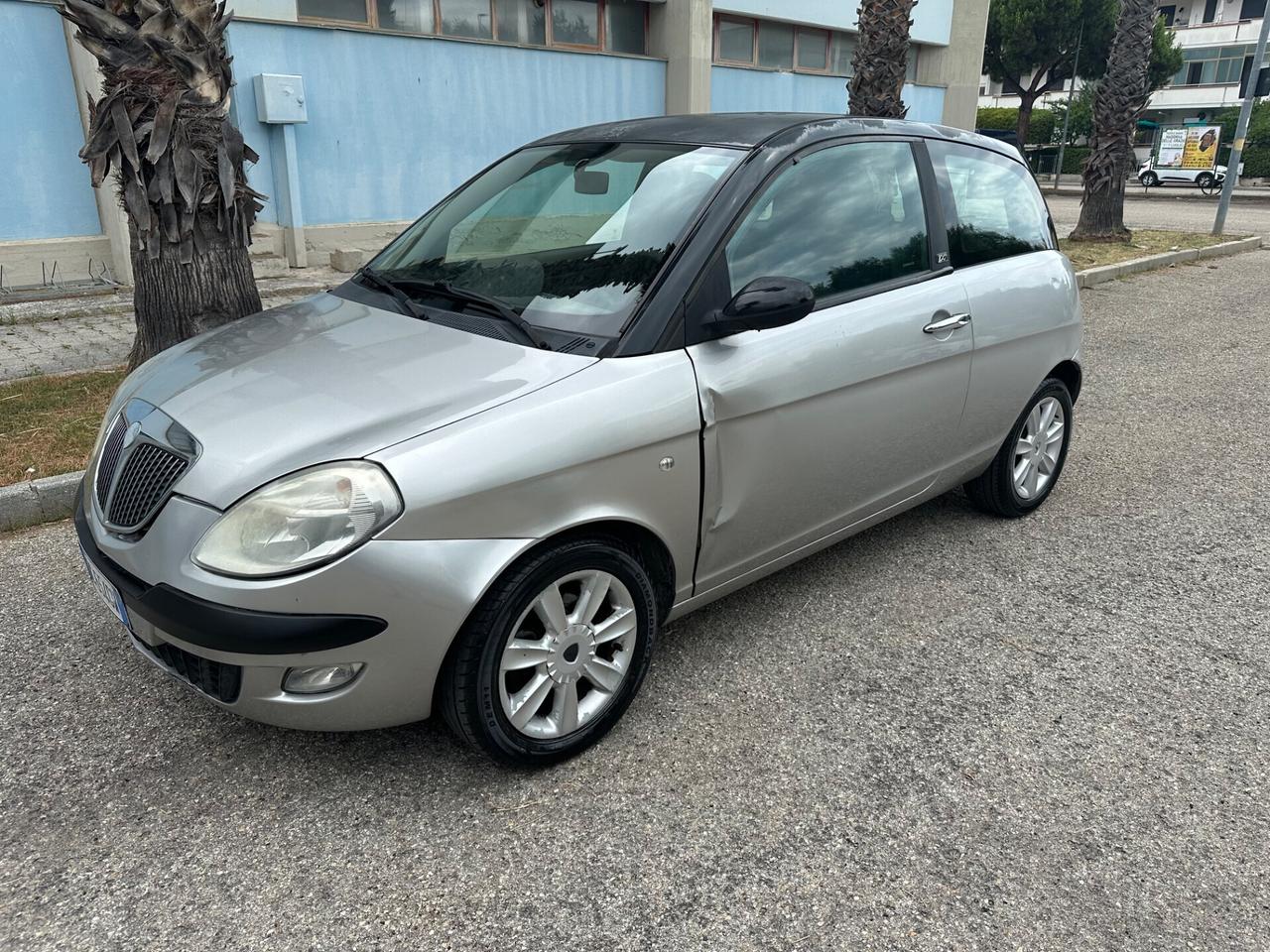 Lancia Ypsilon 1200 benz 2006 neopatentati