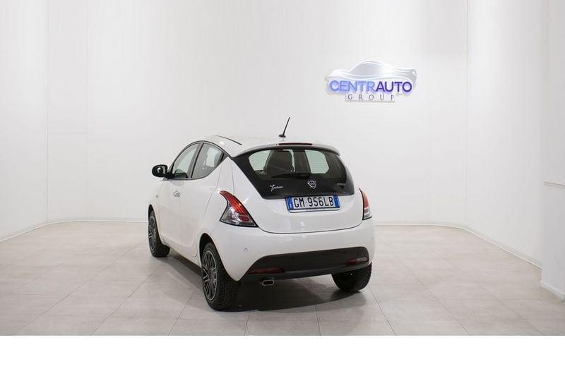 Lancia Ypsilon 1.0 FireFly 70cv Hybrid Gold