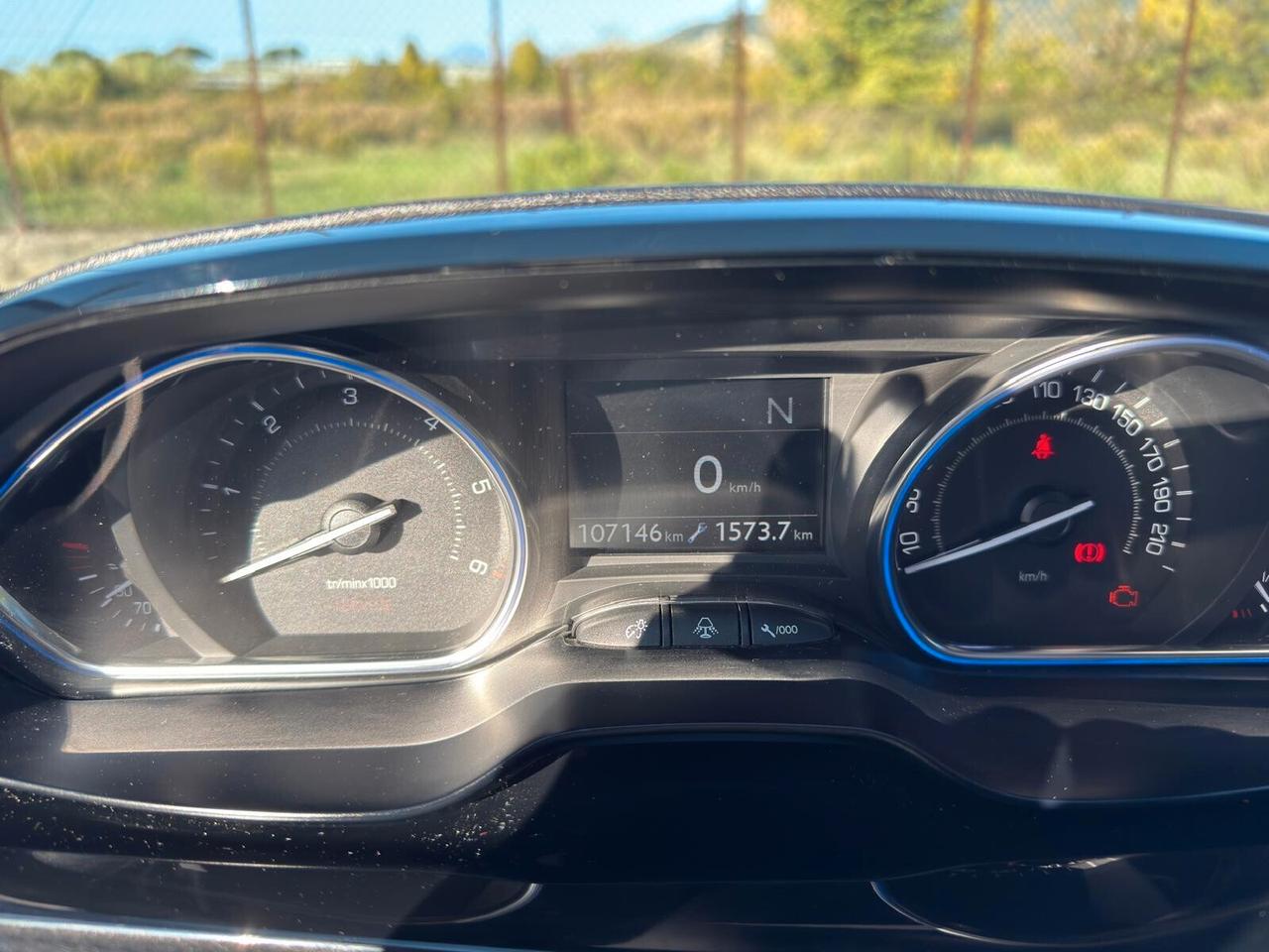 Peugeot 2008 1.6 e-HDi 92 CV Automatica Allure