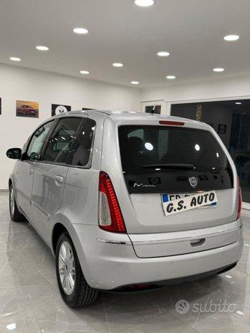 Lancia Musa Ecochic GPL 2011