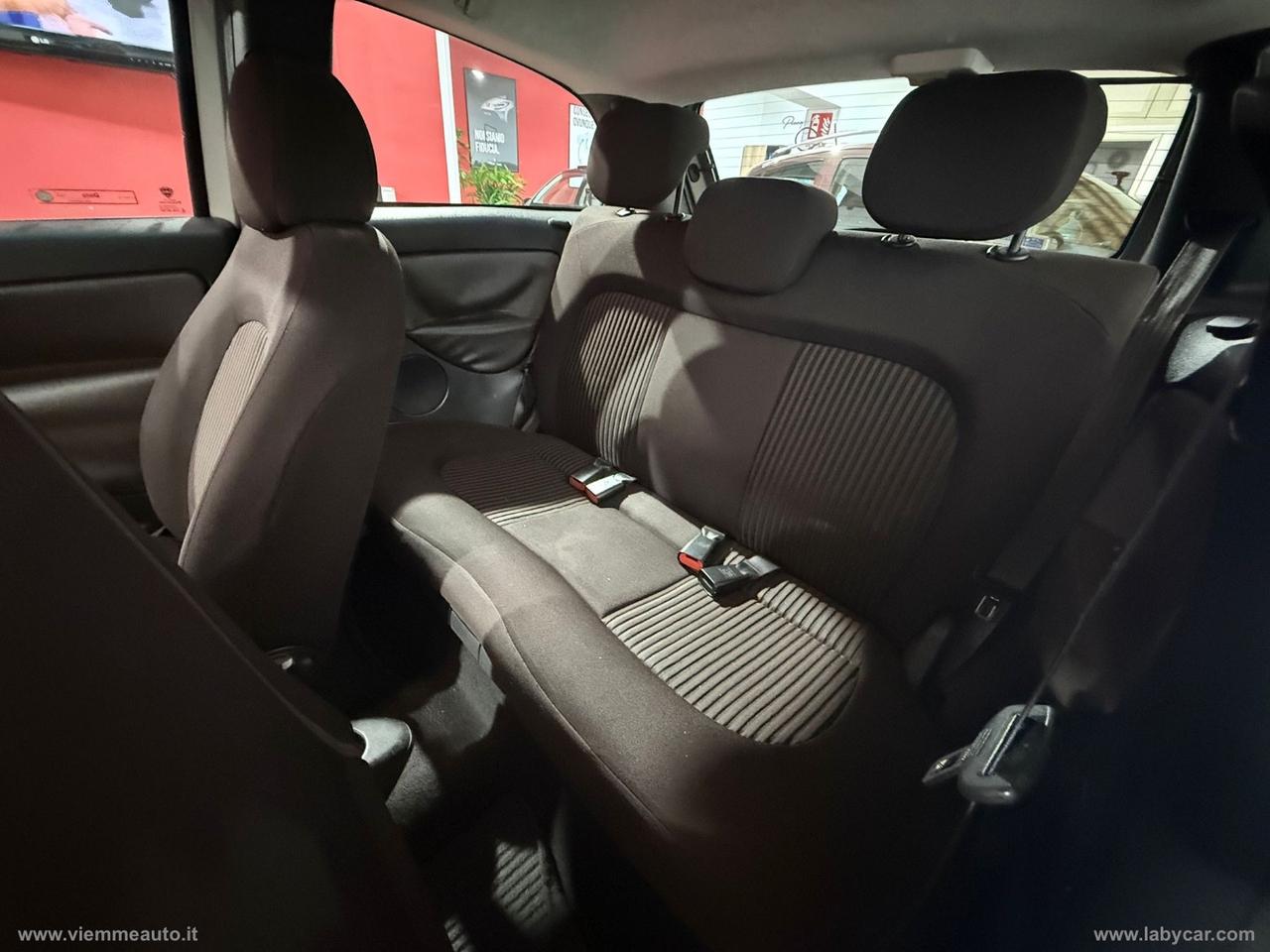 LANCIA Ypsilon 1.3 MJT 75 CV Versus