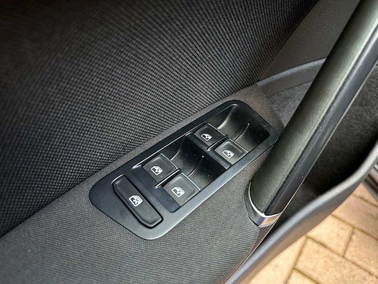 Volkswagen Golf GTD 2.0 TDI DSG 185cv
