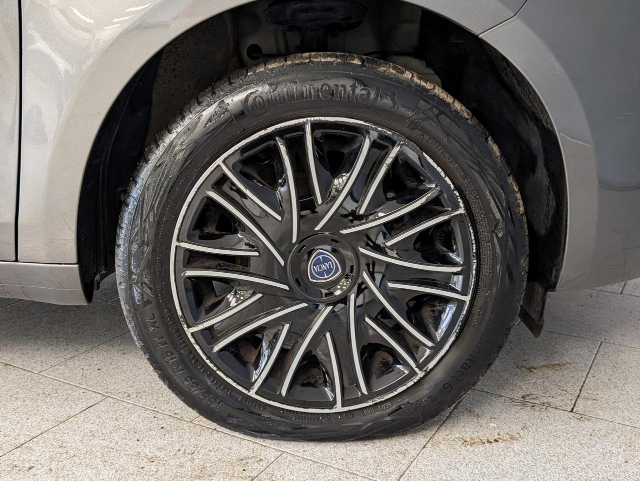 Lancia Ypsilon 1.0 Hybrid 70cv Silver Plus