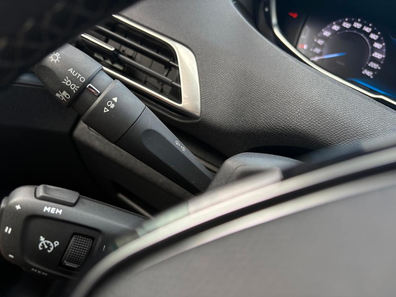 Peugeot 3008 BlueHDi 130 Allure Pack PREZZO REALE