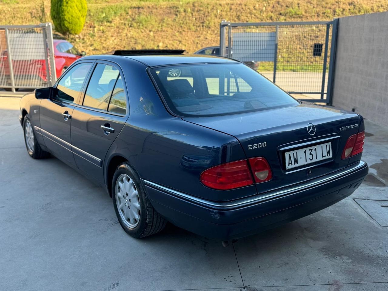 Mercedes-benz E 200 cat Classic