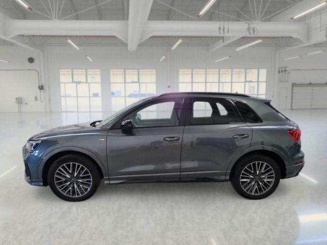 AUDI Q3 40 TDI quattro S tronic S line edition