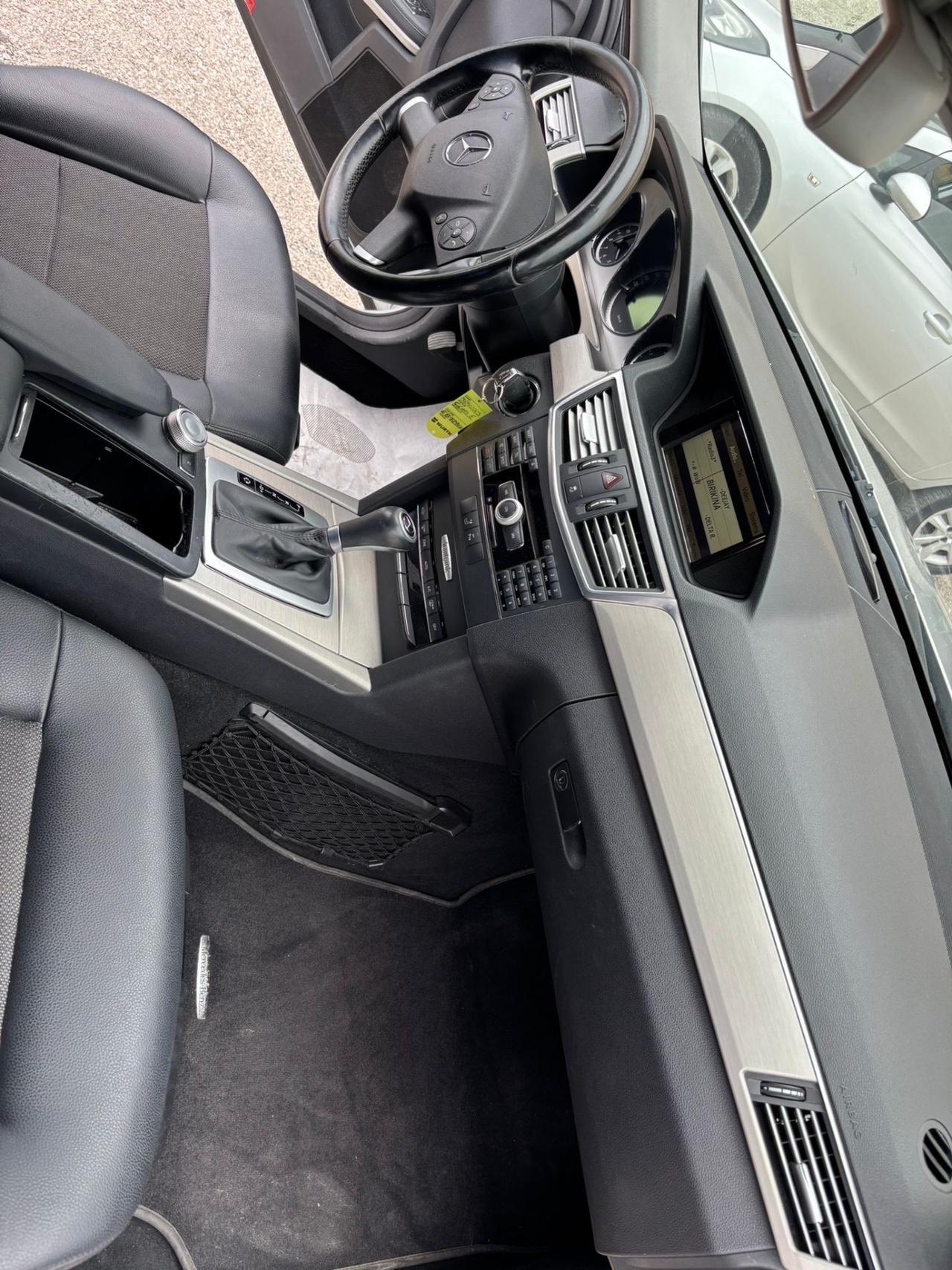 Mercedes-benz E 220 CDI BlueEFFICIENCY Avantgarde AMG