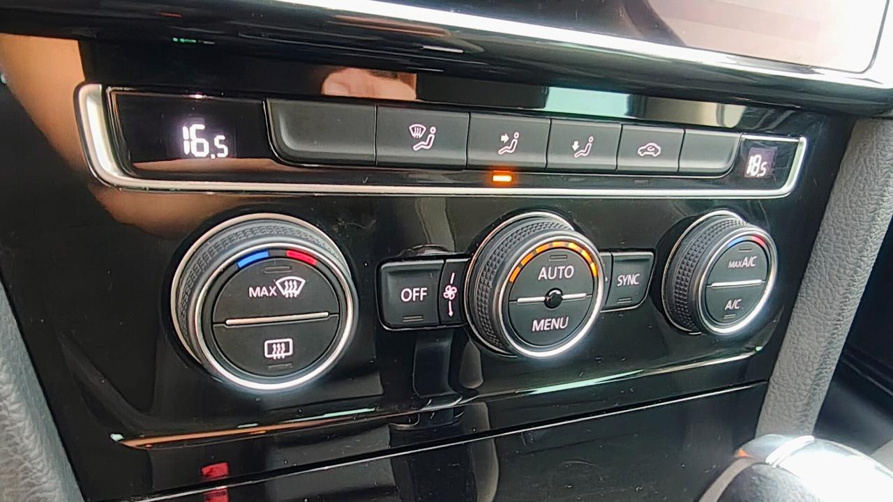 Volkswagen Golf 1.5 TGI DSG 5p. Trendline BlueMotion Technology