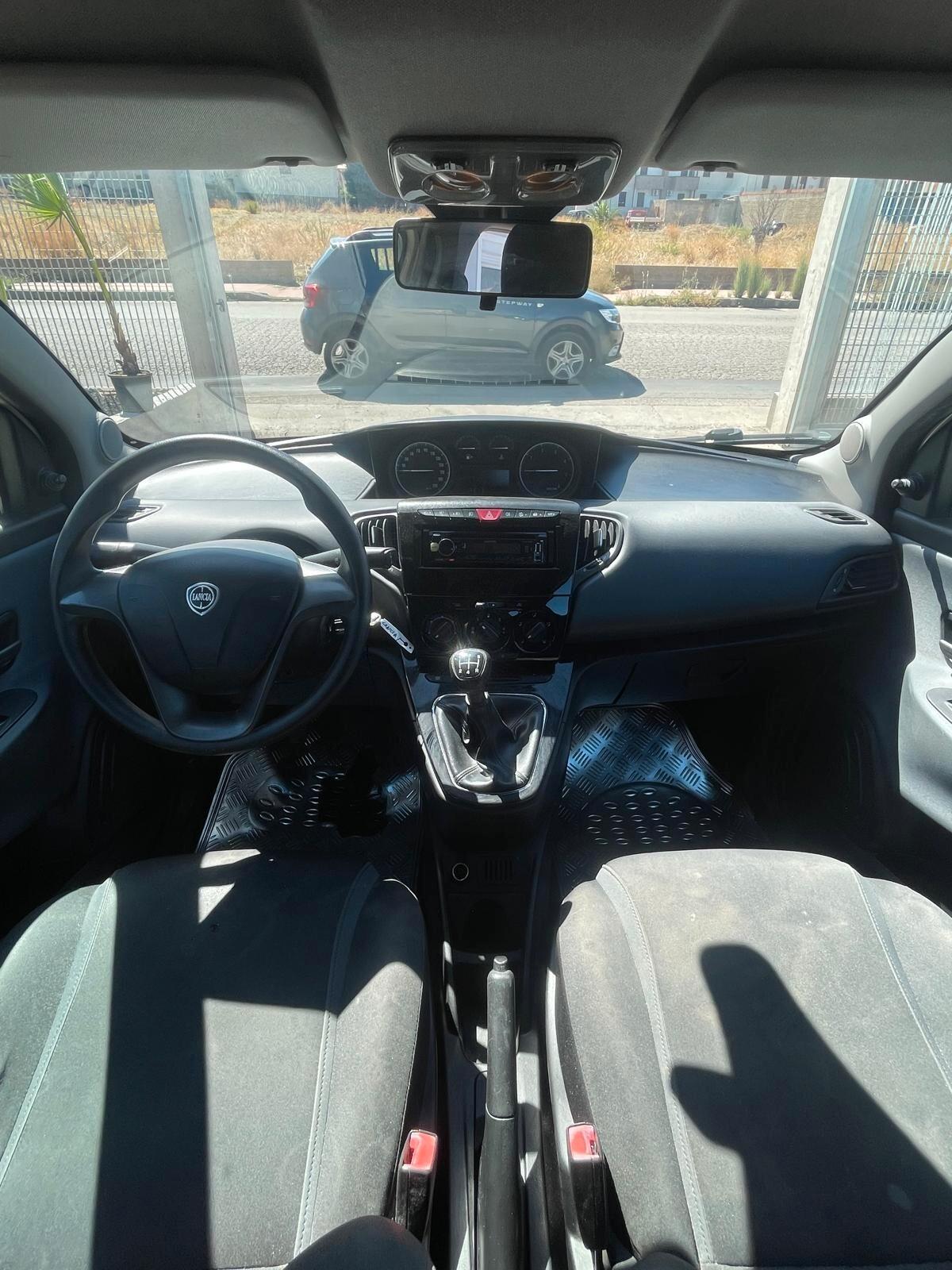 Lancia Ypsilon 1.3 MJT 16V 95 CV 5 porte S&S Silver