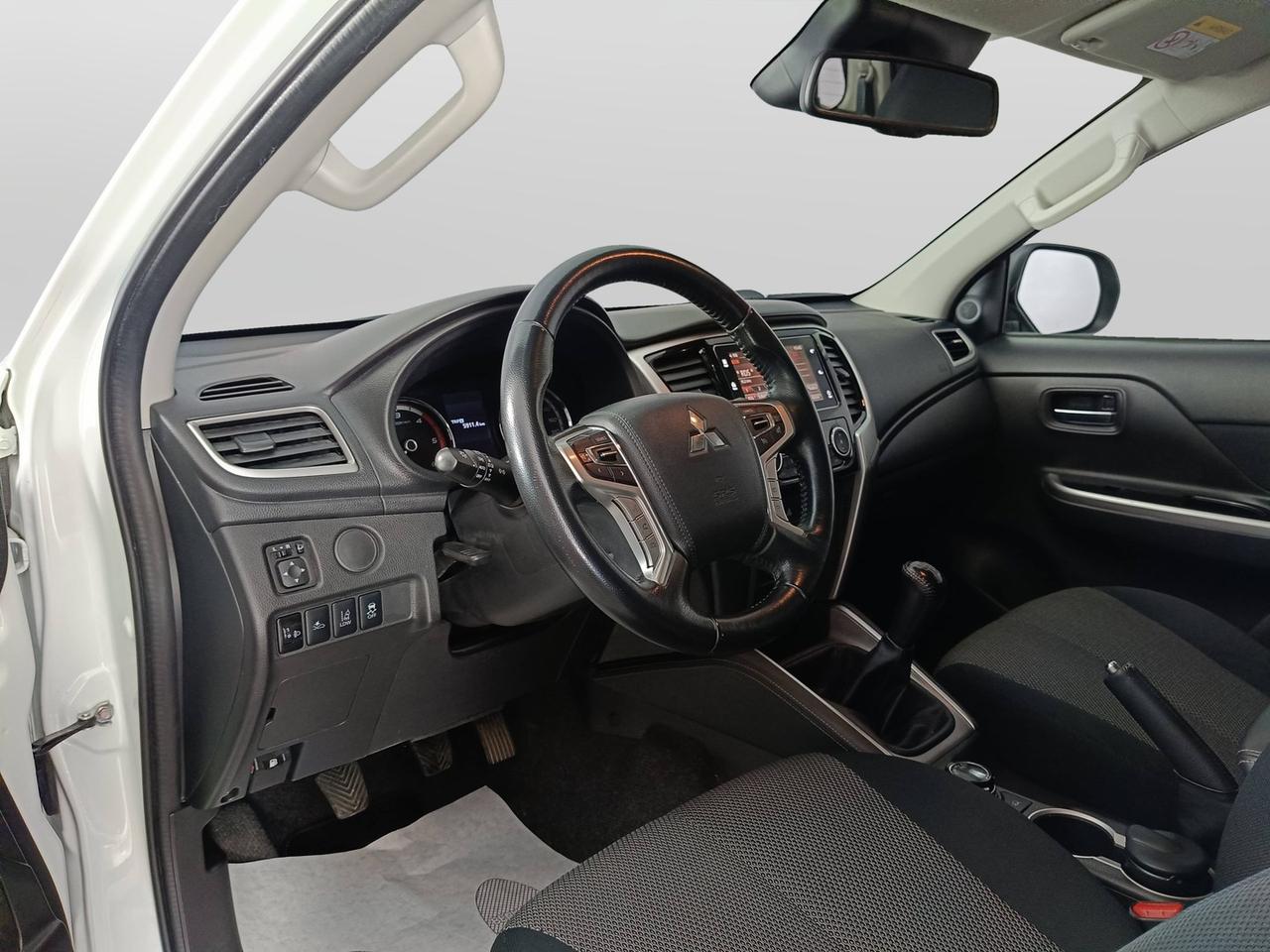 MITSUBISHI L200 Cab VI 2019 - L200 d.cab 2.3d Intense 4wd 150cv