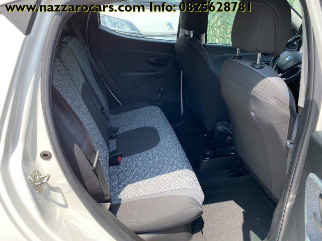 LANCIA Ypsilon 1.0 FireFly 5 porte S&S Hybrid Ecochic Silver