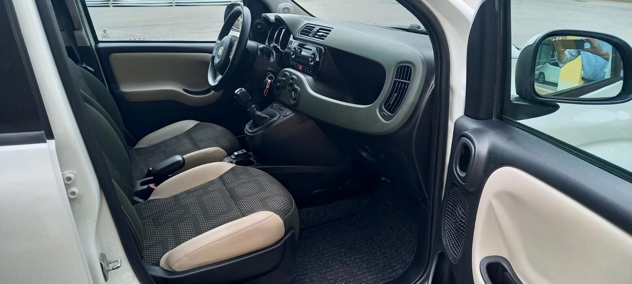 Fiat Panda cc. 1.300 MJT Turbodiesel 95 CV. 4X4 Trazione Integrale Mod. Lounge 5 Porte Euro 6B Utilizzabile anche per i Neopatentati.