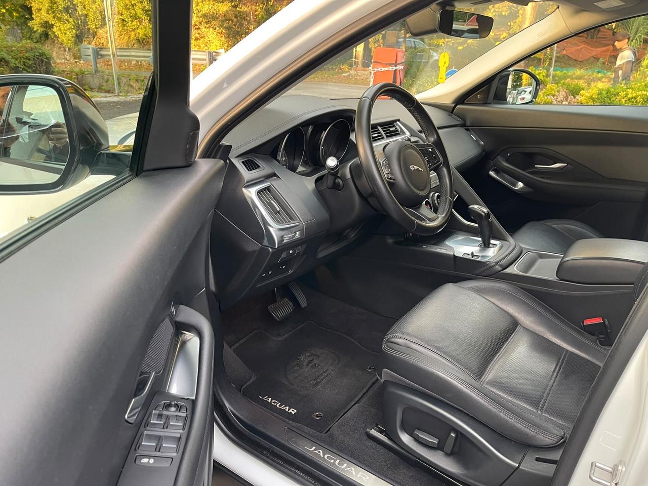 Jaguar E-Pace 2.0D 150 CV AWD aut. R-Dynamic HSE