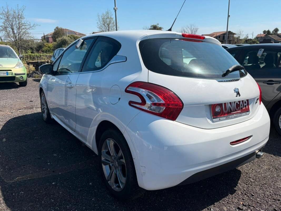 Peugeot 208 1.6 e-hdi 8v Allure s&s 5p