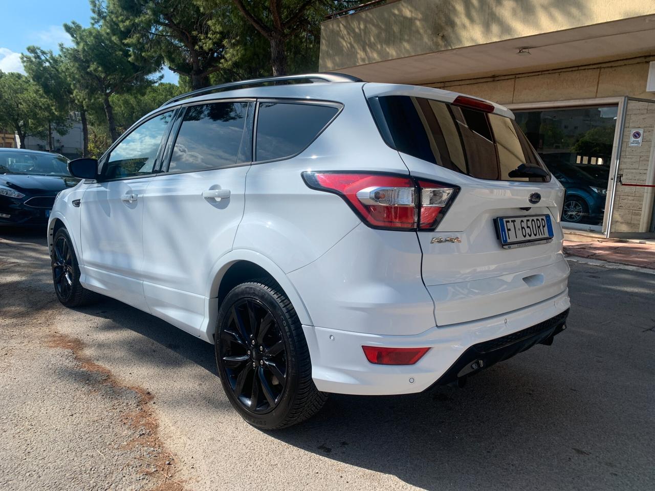 Ford Kuga 1.5 TDCI 120 CV S&S 2WD ST-Line