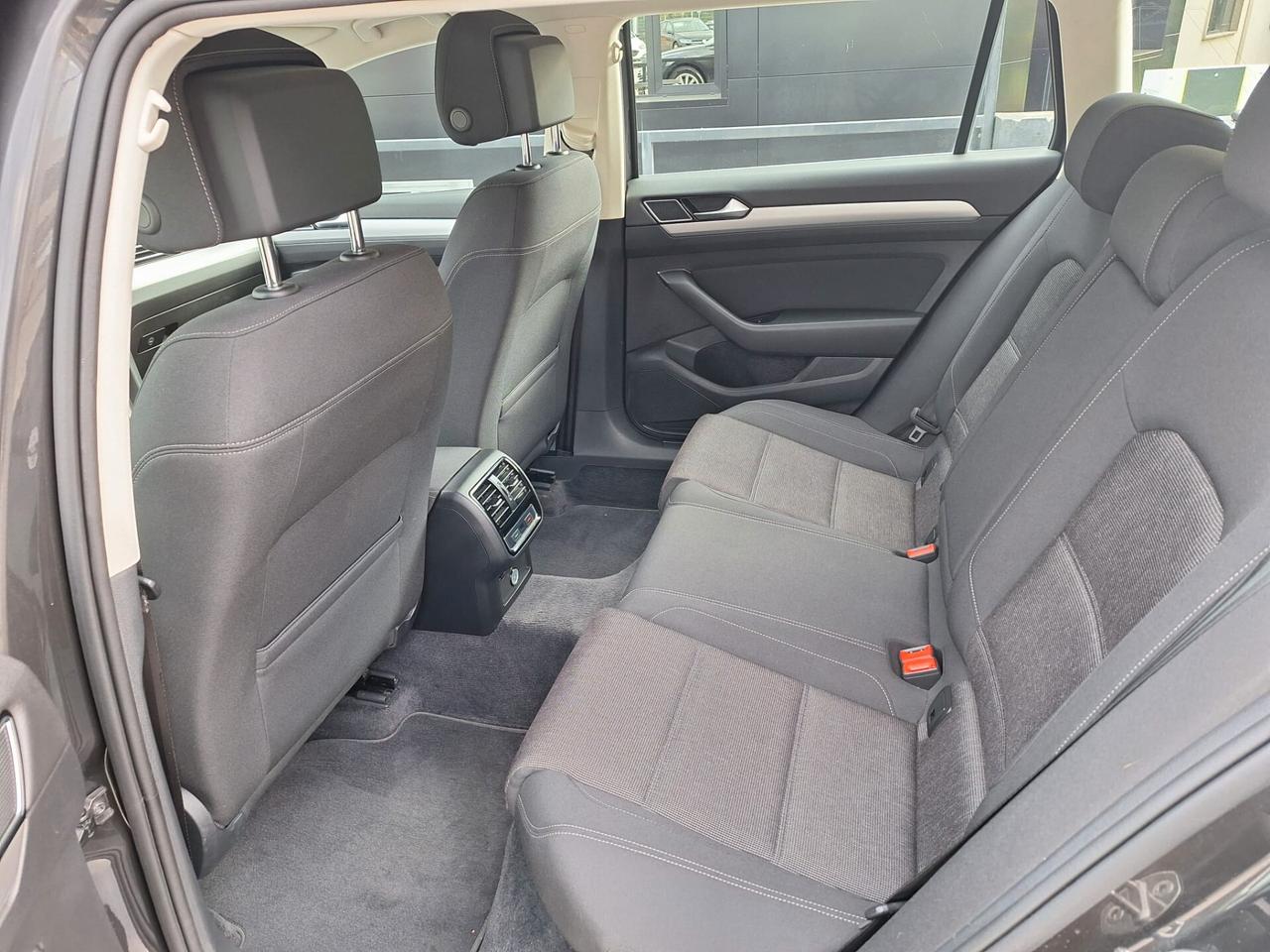 Volkswagen Passat Variant 2.0 TDI DSG Business BMT UNICO PROPRIETARIO IVA ESPOSTA