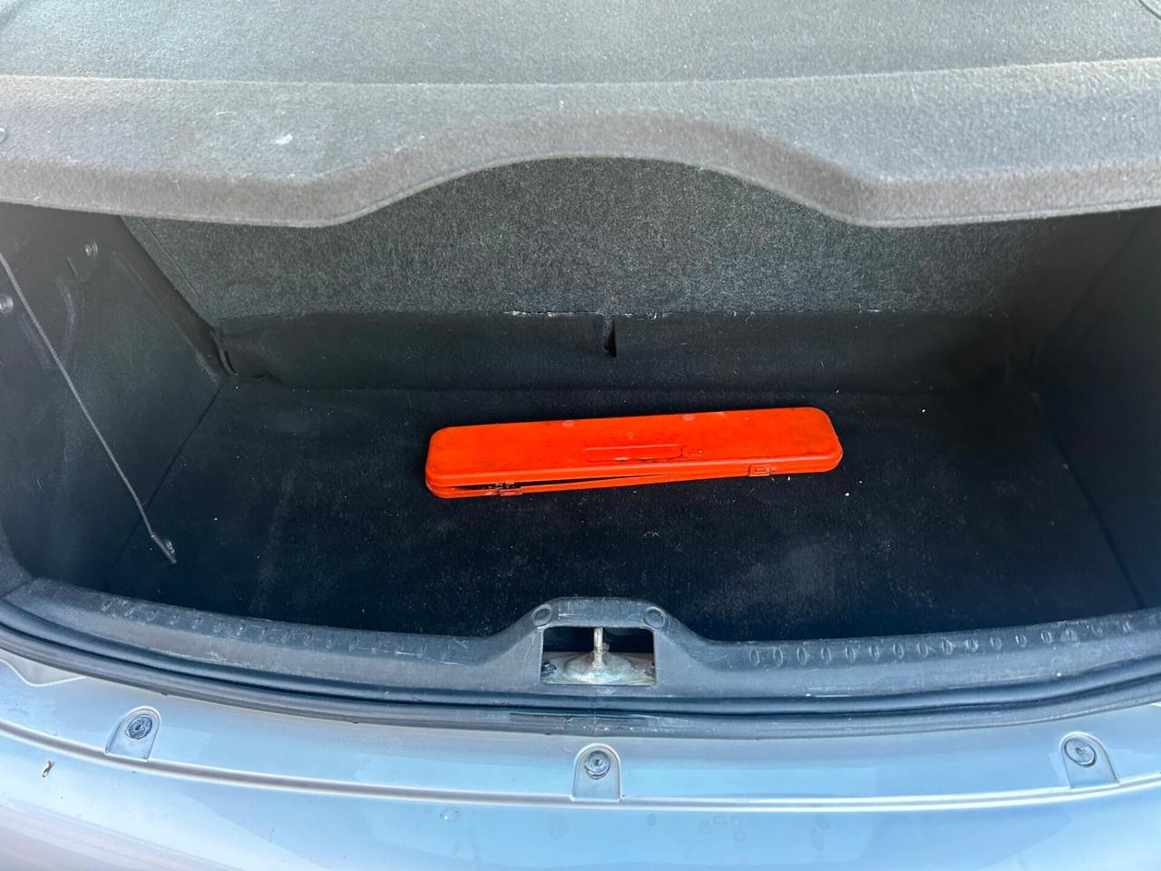 Lancia Ypsilon 1.3 MJT 75 CV Argento