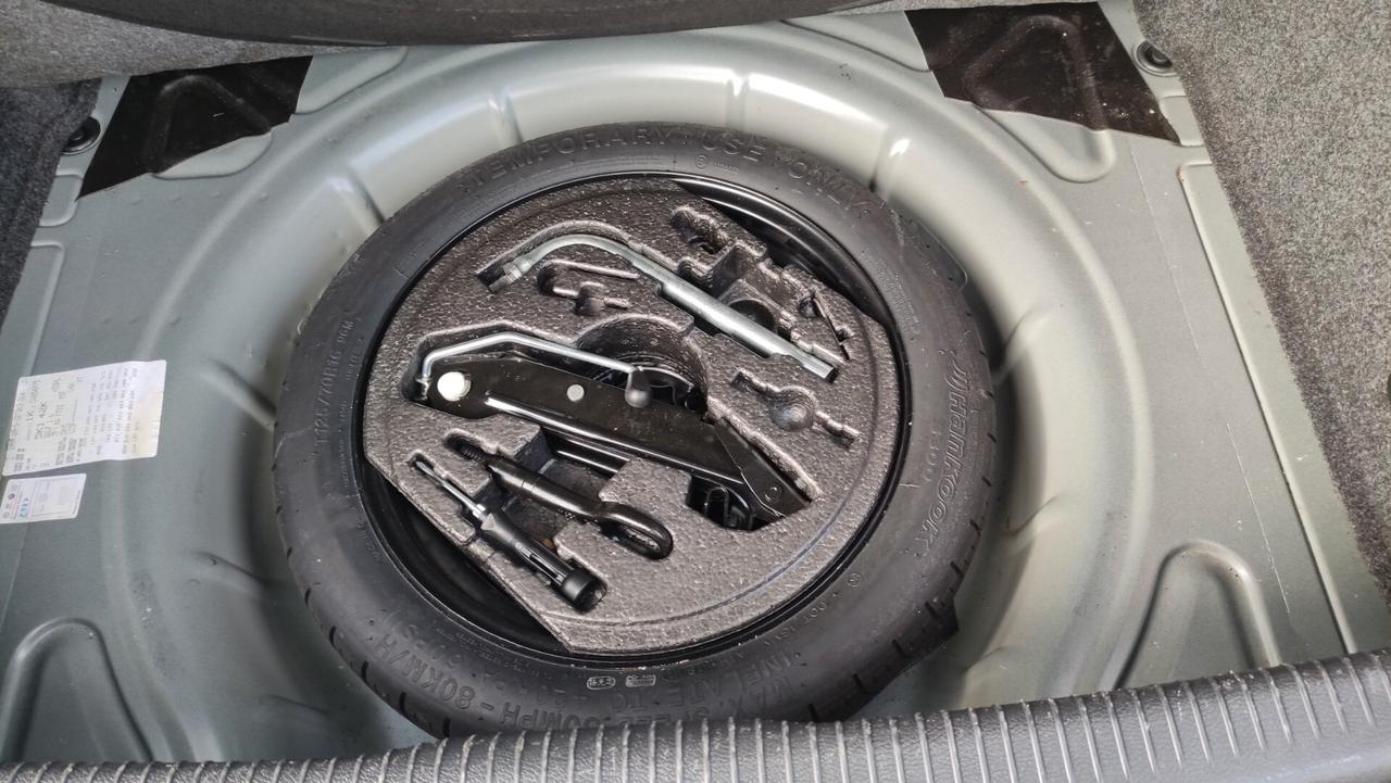 Volkswagen Golf VI 1.6 TDI 105CV 5p. Highline NEOPATENTATI - 2011