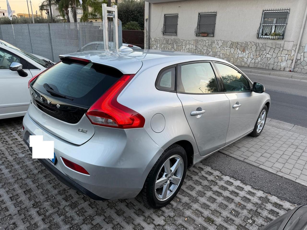 Volvo V40 D2 Momentum 2.0 120CV -2017