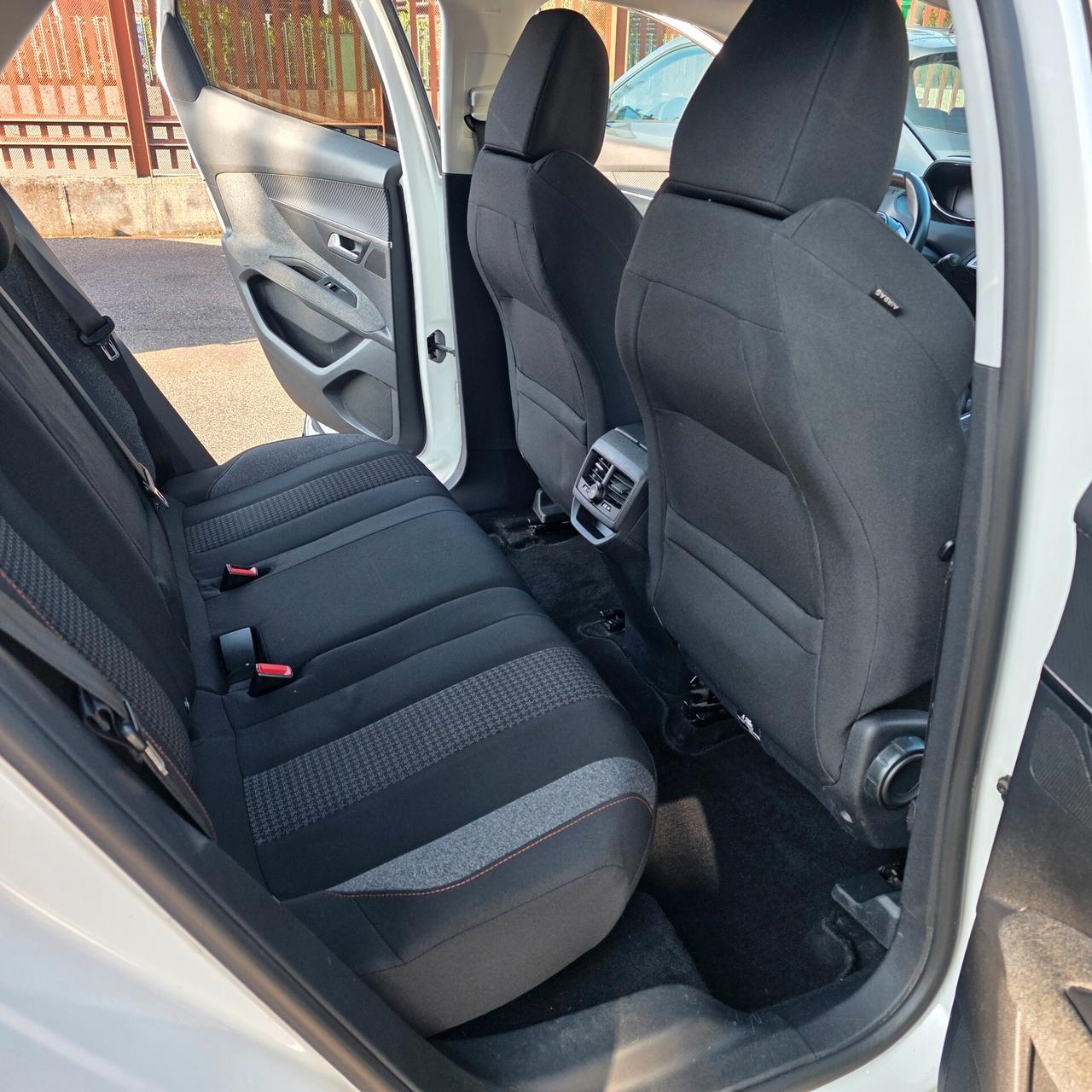 Peugeot 3008 BlueHDi 120 S&S Business
