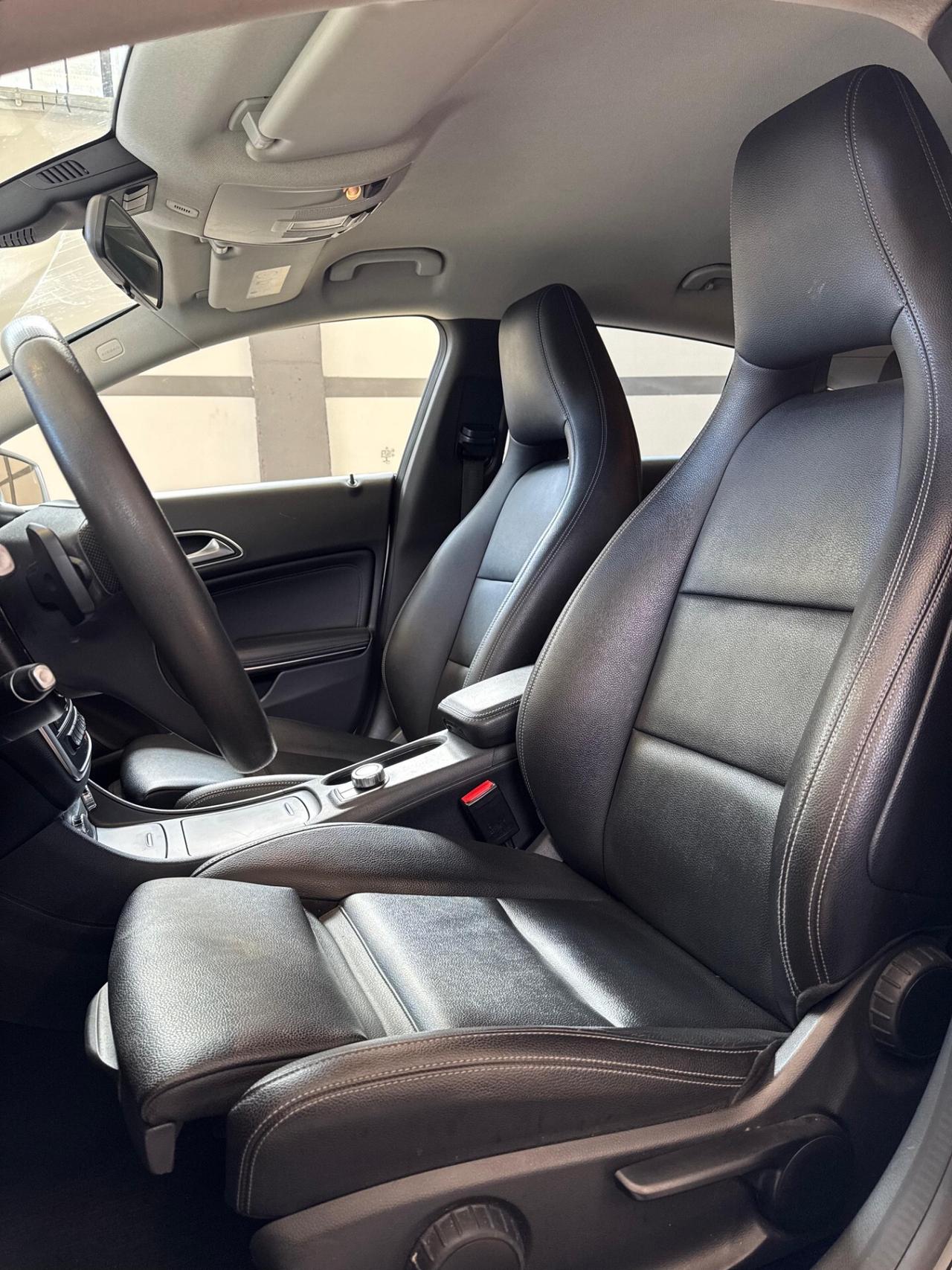 Mercedes-benz CLA 200 d Premium