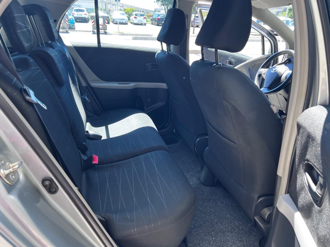 Toyota Yaris 1.0 5 porte Sol