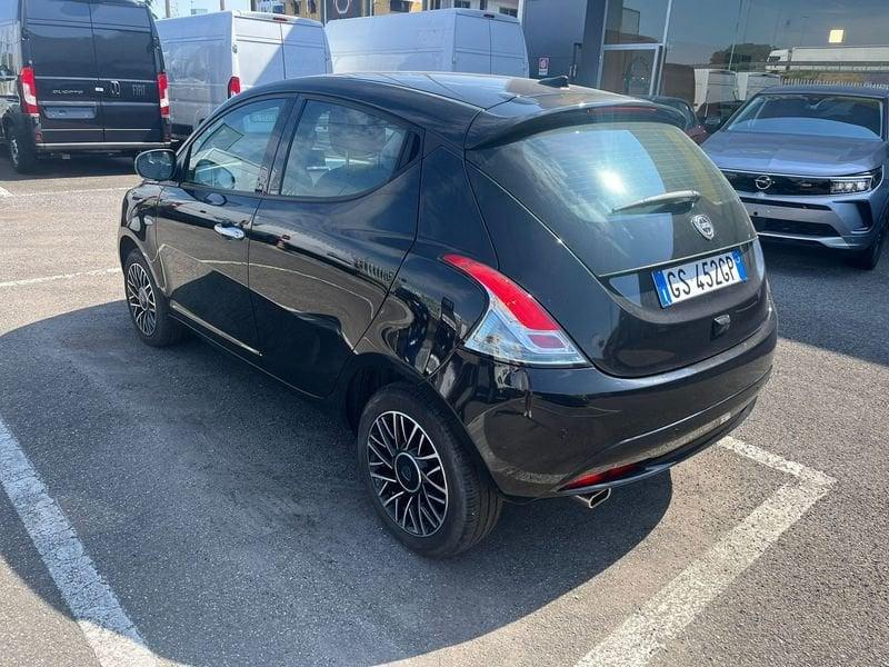 Lancia Ypsilon Ypsilon 1.0 FireFly 5 porte S&S Hybrid Platino